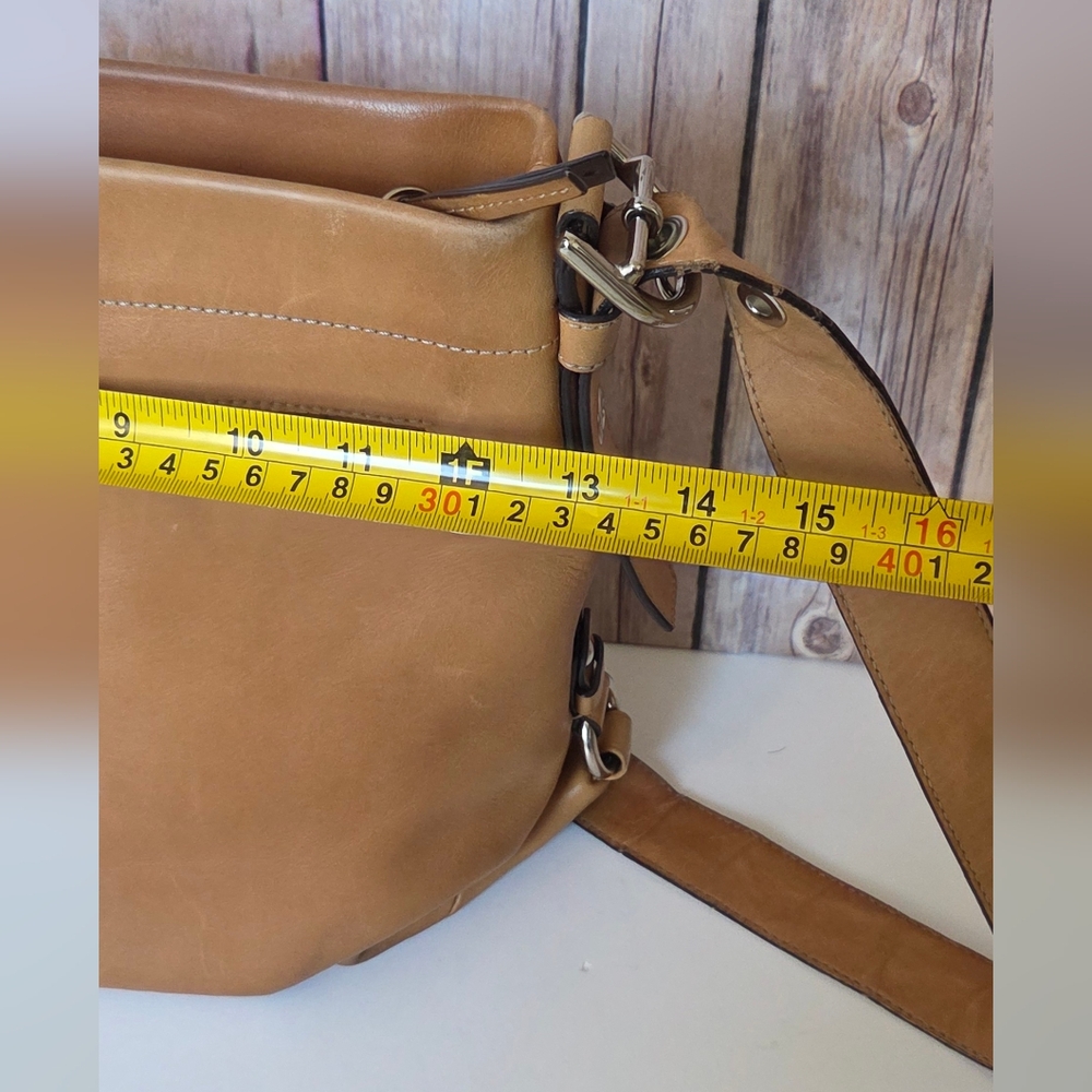 LOW START Coach Crossbody Bag GUC - Picture 15 of 16